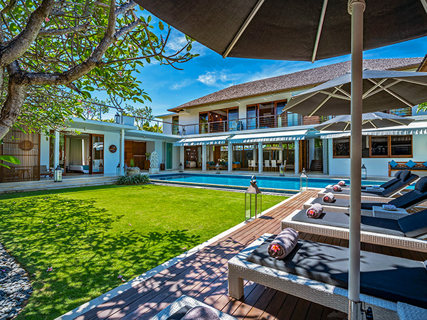 Book Villa Cendrawasih Seminyak: 5-Bedroom Luxury Villa in Bali