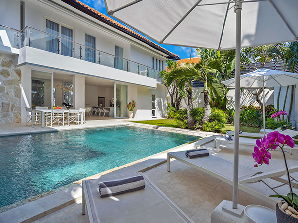 Book Villa Manis Cantik Seminyak: 4-Bedroom Luxury Villa in Bali
