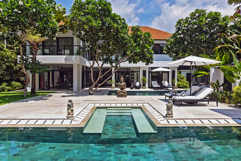 Book Villa Anaya Manis Seminyak - 9 Bedroom Luxury Villa in Seminyak