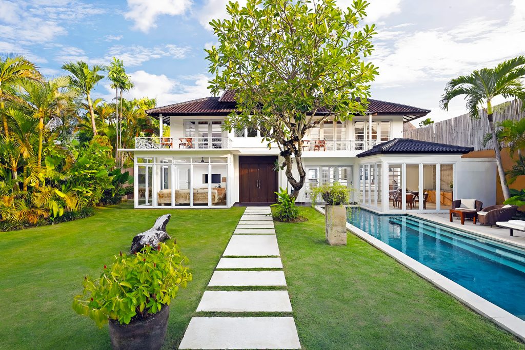 Exterior of Villa Swarna Seminyak - 5 Bedroom Luxury Villa in Seminyak