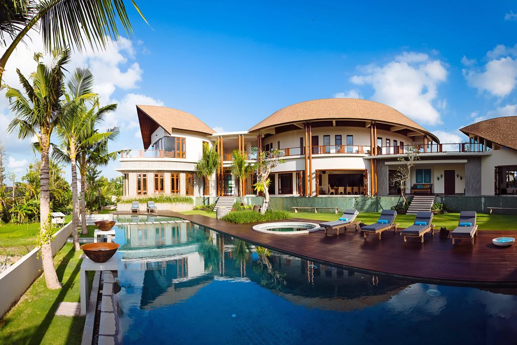 Villa Umah Daun Umalas Bali - Exterior and View.