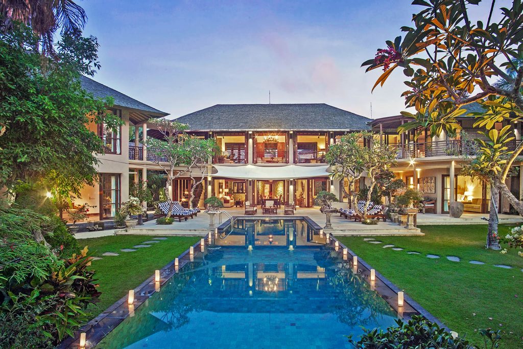 Villa Avalon Canggu - 7 Bedroom Pool Villas in Bali