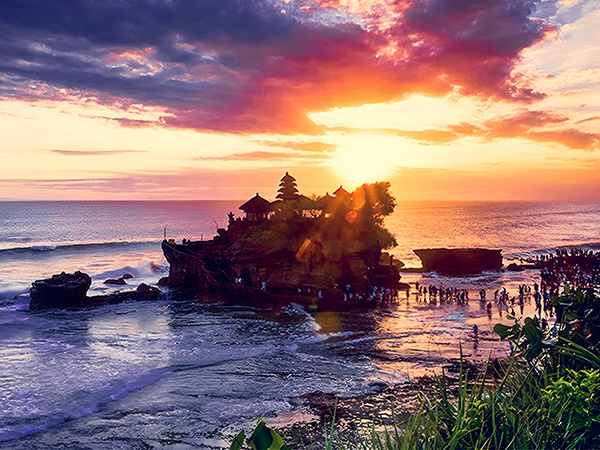 Pura Tanah Lot - Bali Cultural Tourist Attraction