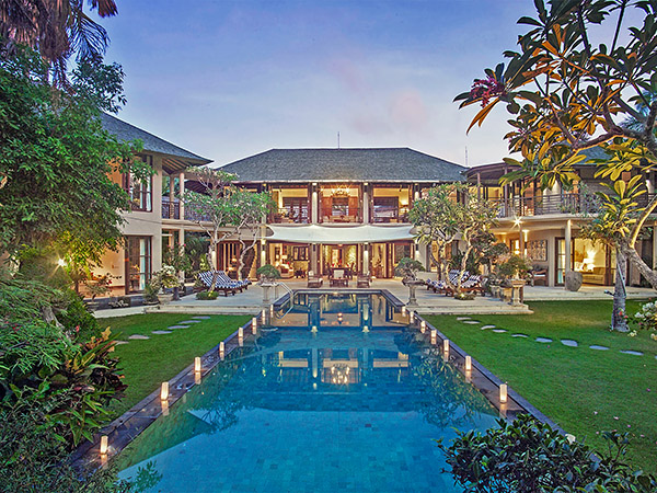 Villa Avalon Bali Near Vue Beach Club Canggu