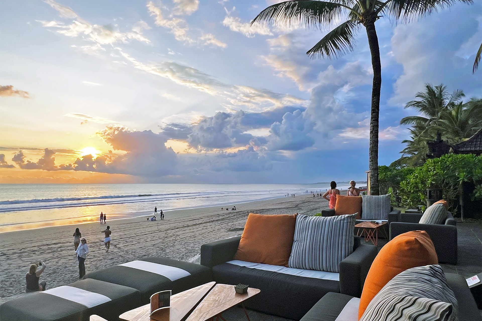 Canggu vs Seminyak: Which Should You Choose for a Villa Stay?